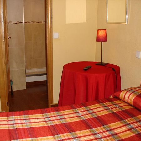 מדריד Hostal Puerta Bonita Vista Alegre מראה חיצוני תמונה
