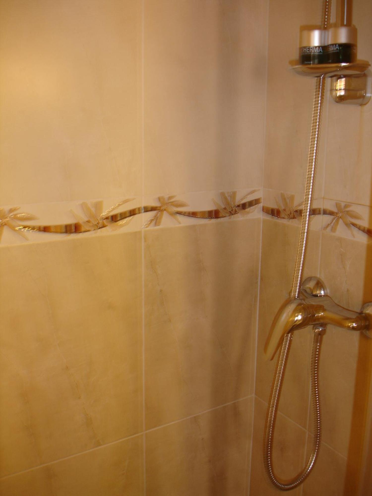 מדריד Hostal Puerta Bonita Vista Alegre מראה חיצוני תמונה