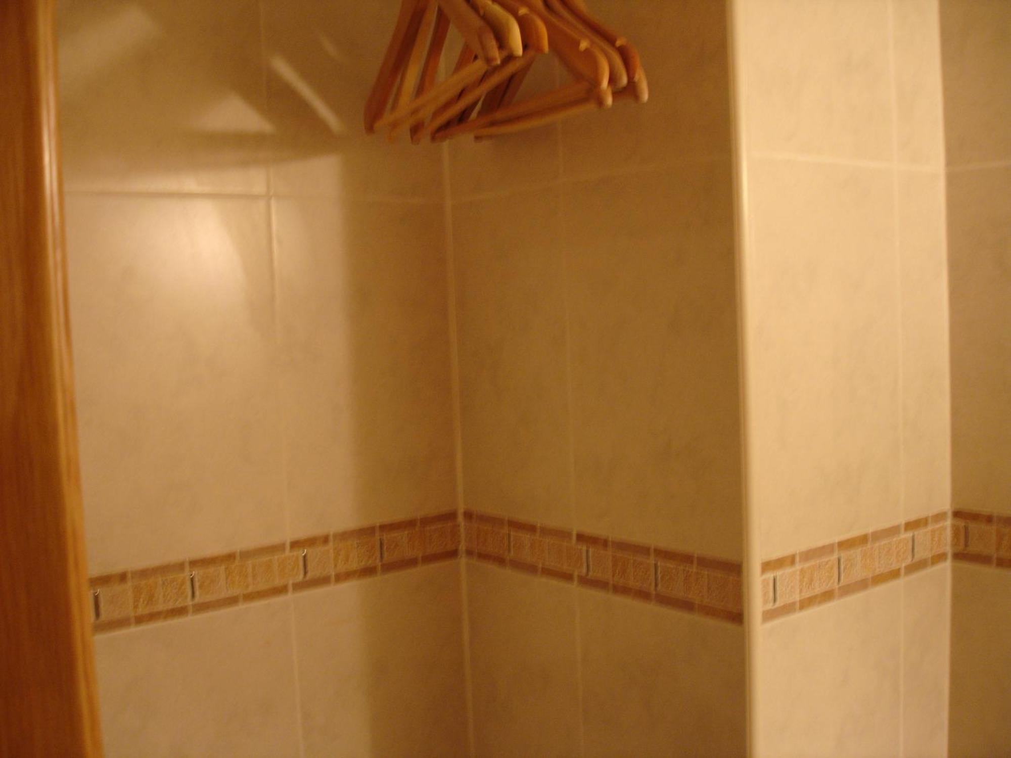 מדריד Hostal Puerta Bonita Vista Alegre מראה חיצוני תמונה