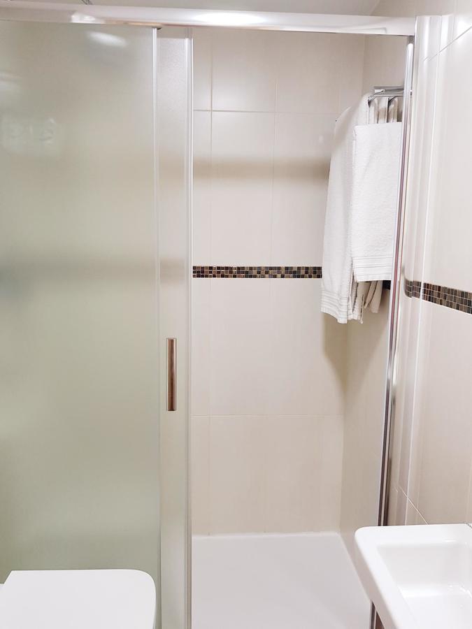 מדריד Hostal Puerta Bonita Vista Alegre מראה חיצוני תמונה