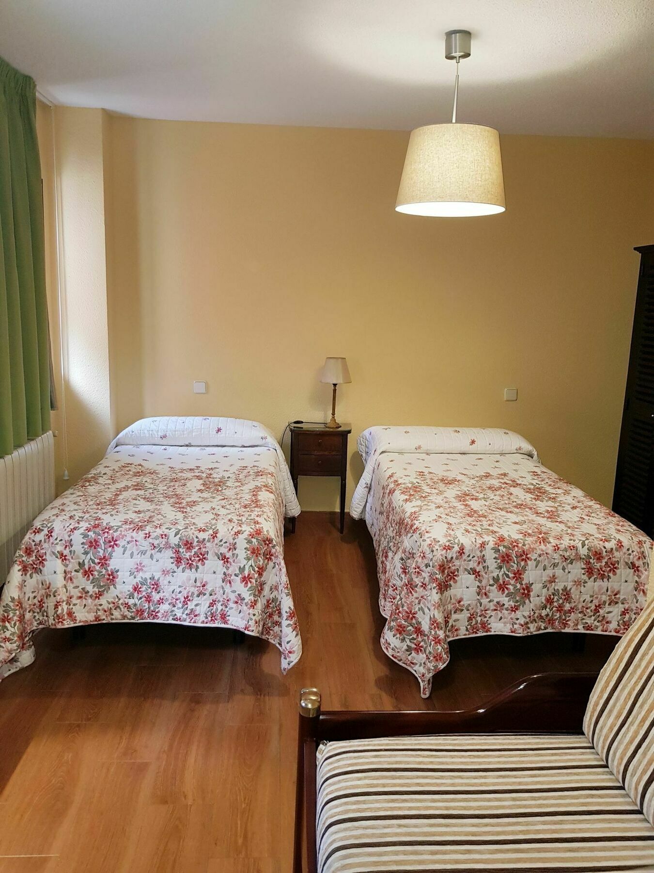 מדריד Hostal Puerta Bonita Vista Alegre מראה חיצוני תמונה