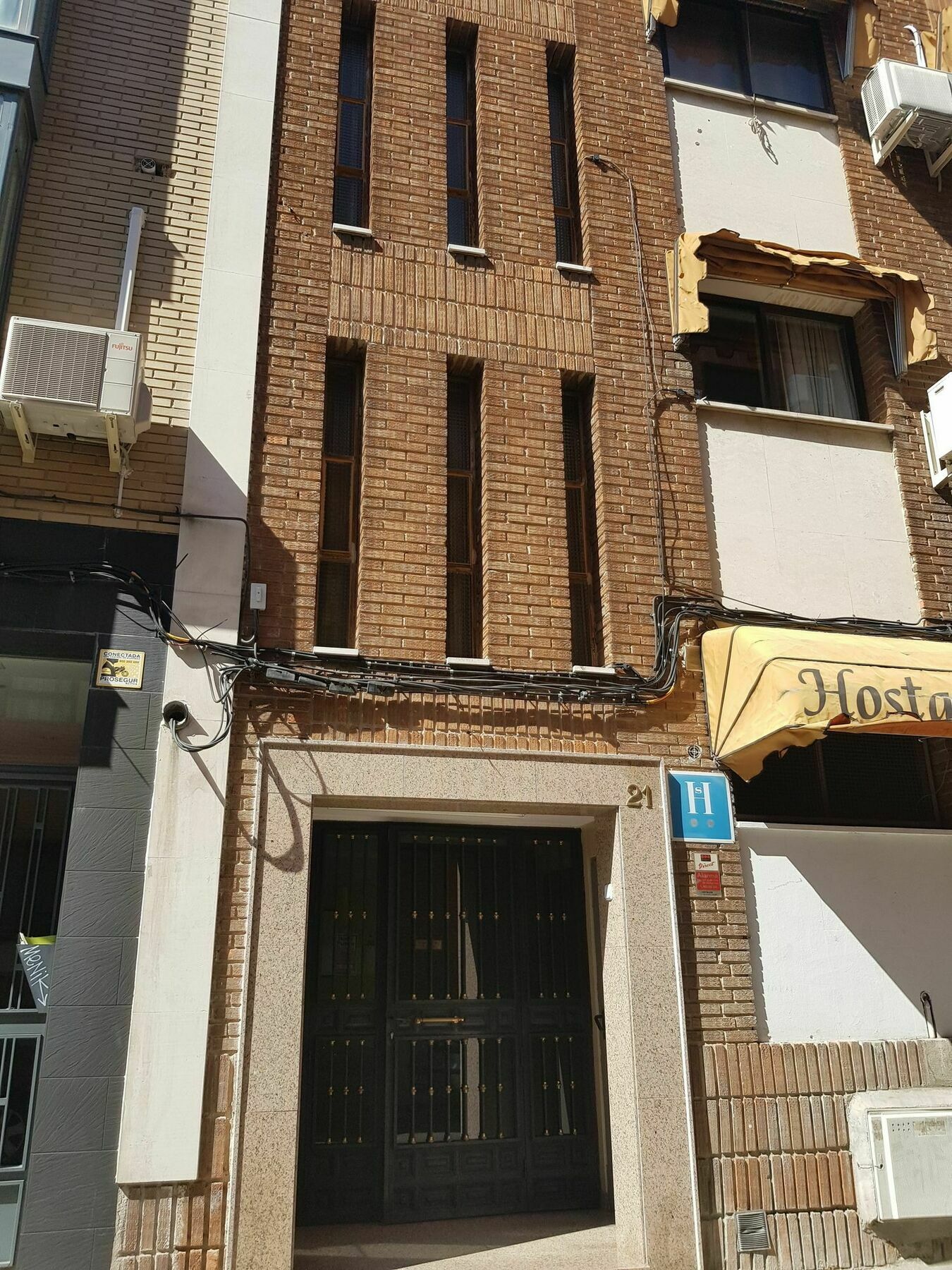 מדריד Hostal Puerta Bonita Vista Alegre מראה חיצוני תמונה
